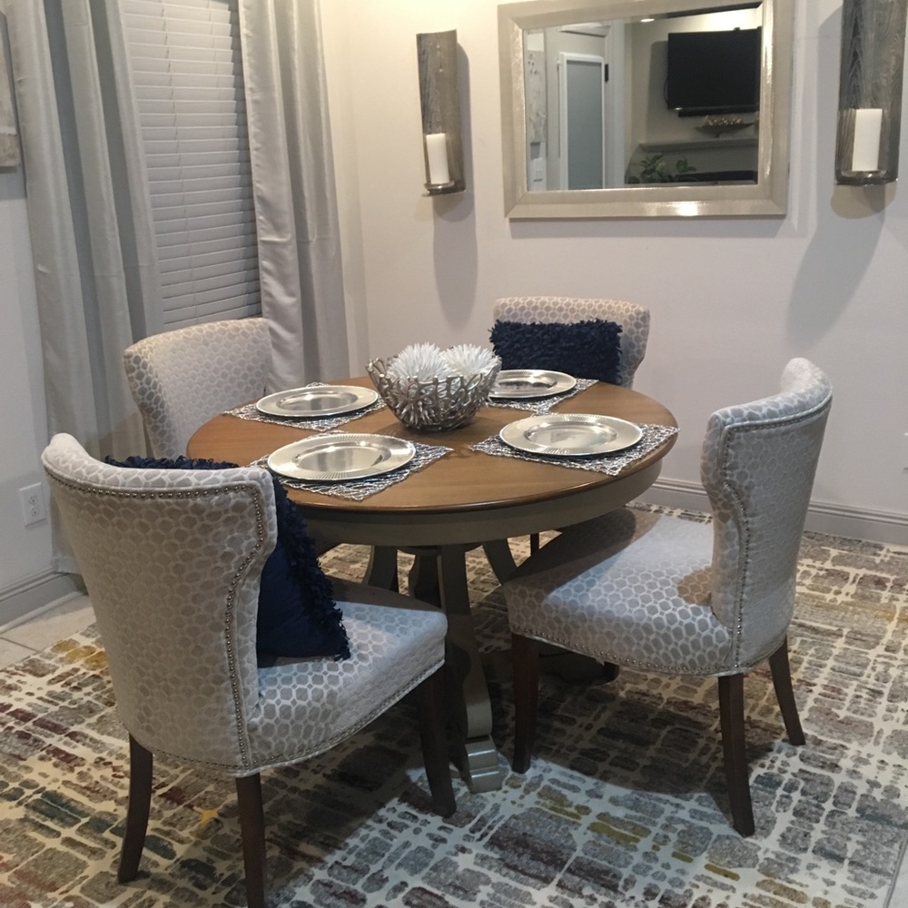 Dinning table, chairs and rug for $350